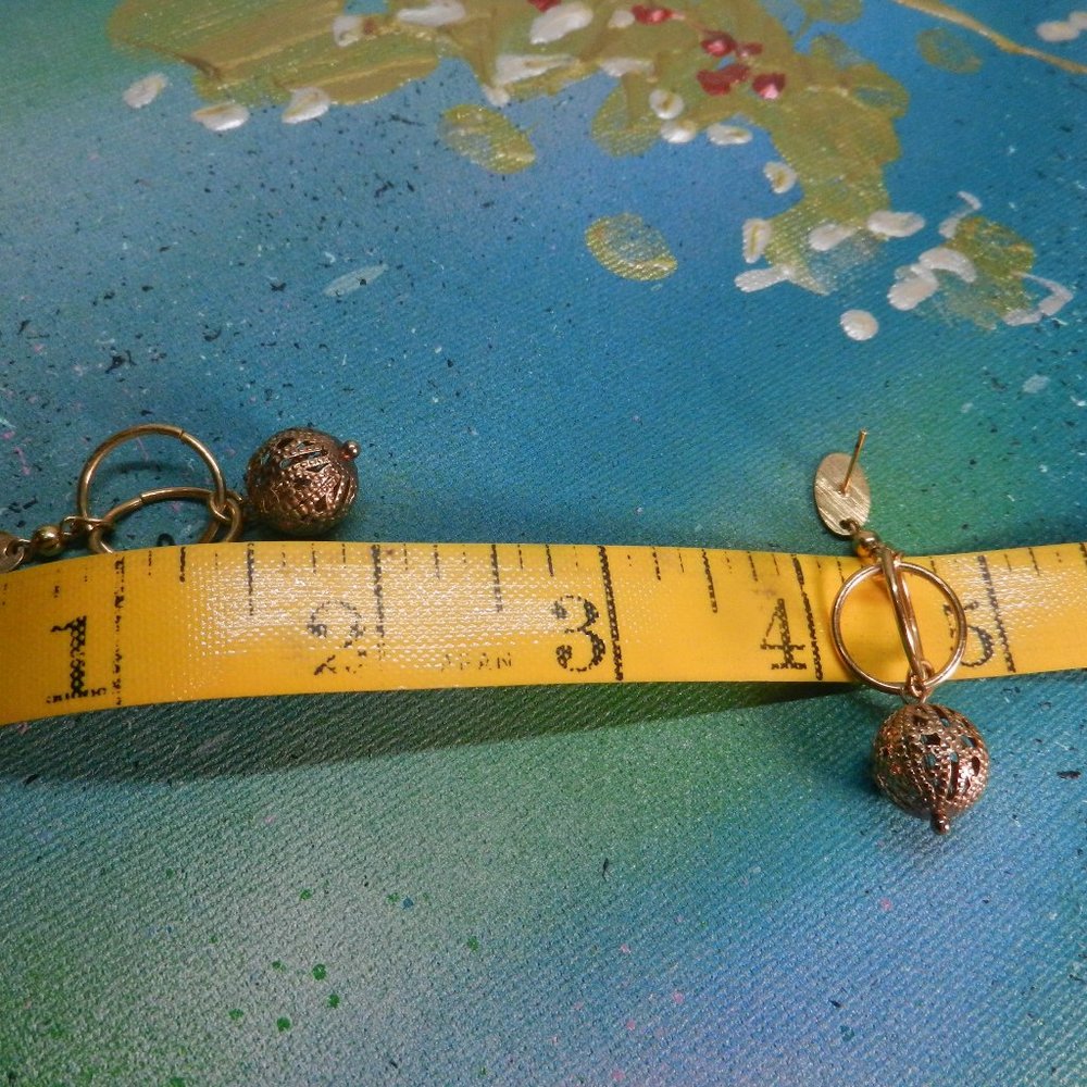 Filigreed gold chandelier pierced earrings gold tone drop and dangle Victorian - Picture 11 of 13